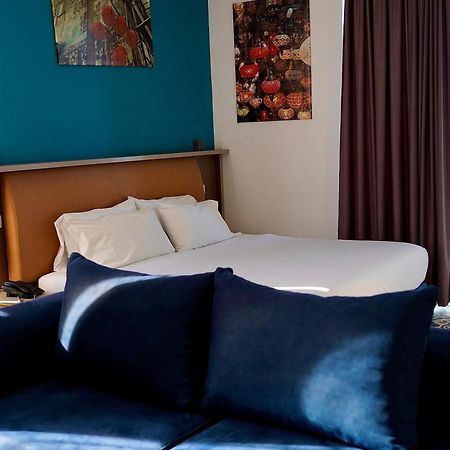 Hotel Monaco & Garden โกเลม ภายนอก รูปภาพ