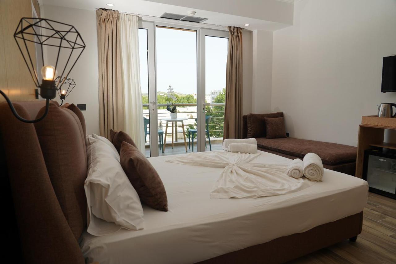 Hotel Monaco & Garden โกเลม ภายนอก รูปภาพ