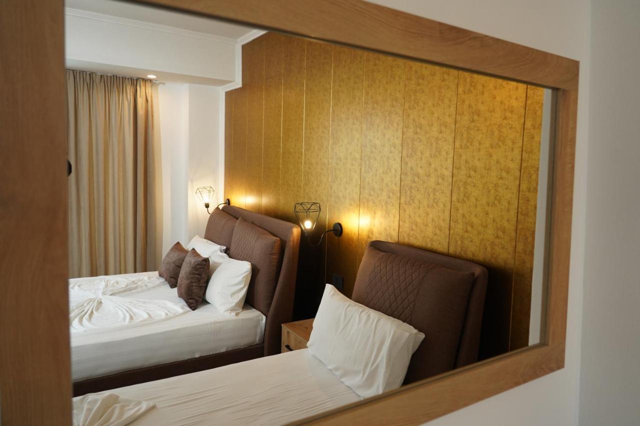 Hotel Monaco & Garden โกเลม ภายนอก รูปภาพ