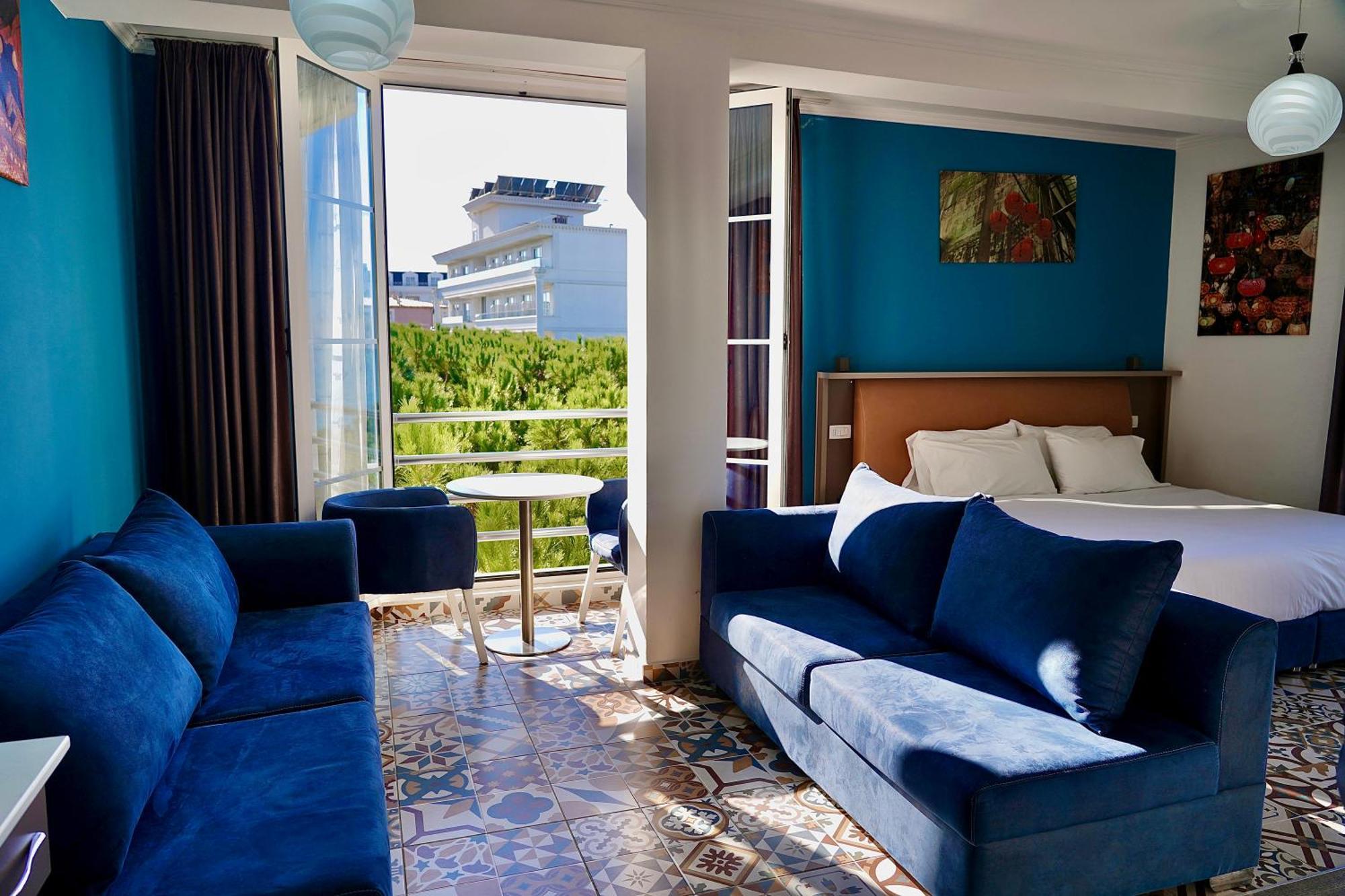Hotel Monaco & Garden โกเลม ภายนอก รูปภาพ